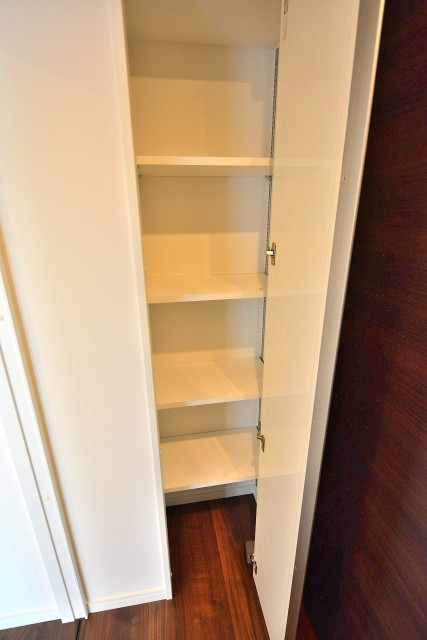 佃スカイハイツ　廊下収納