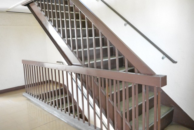 玉川コーポラス　708号室　階段