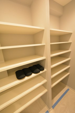 玉川コーポラス　708号室　シューズボックス