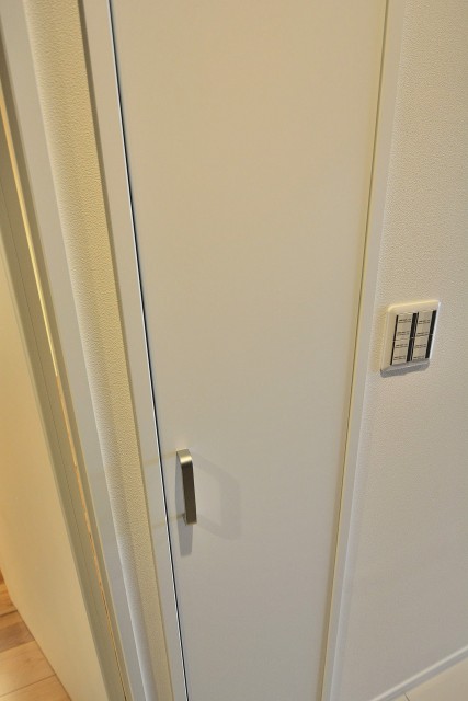 ライオンズマンション茅場町　廊下収納