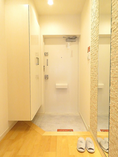 ハイネス代官山　玄関ホール