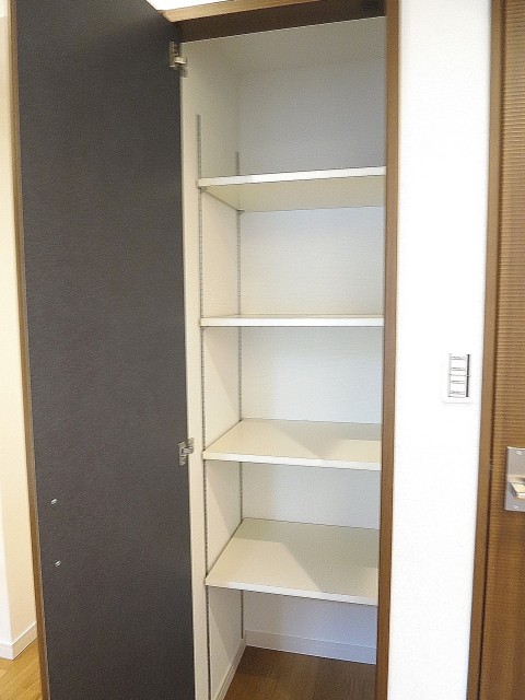 ランドステージ祐天寺　キッチン収納