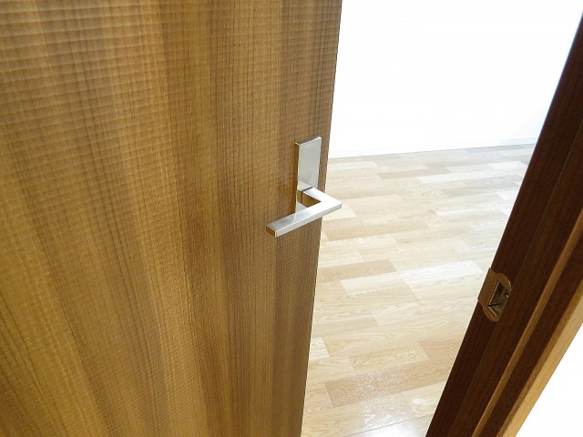 ランドステージ祐天寺　6.5帖のベッドルームドア