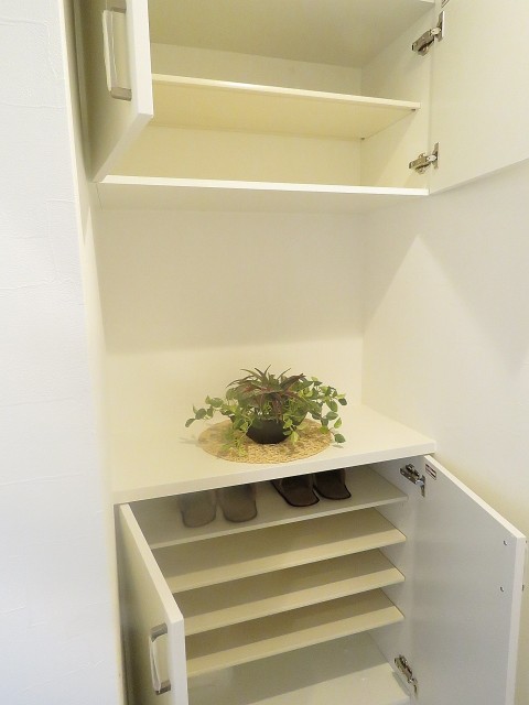 朝日シティパリオ高輪台A館　シューズBOX