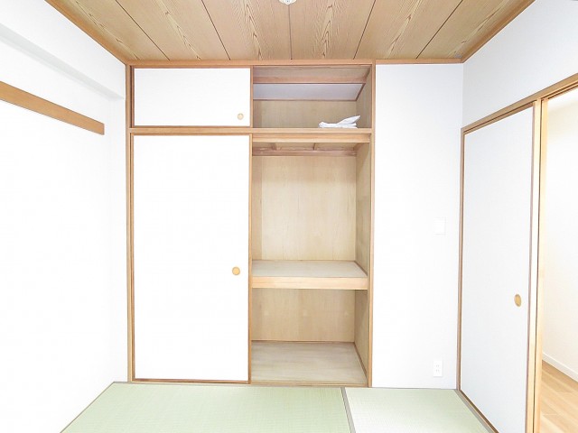 グランド・ガーラ用賀　押入れ