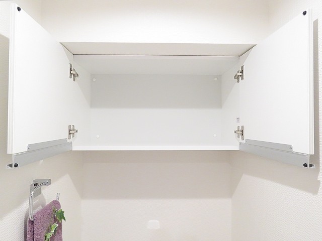 グランド・ガーラ用賀　トイレ吊戸棚