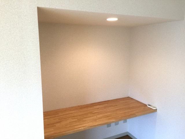 桜丘フラワーホーム　洋室約10.1帖カウンター