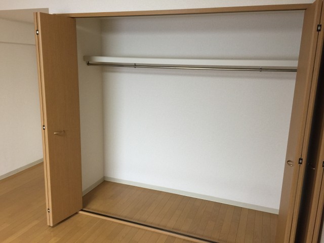 桜丘フラワーホーム　洋室約10.7帖収納