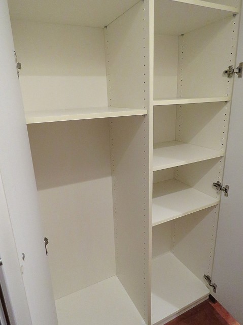 ジェイパーク上池台　廊下収納