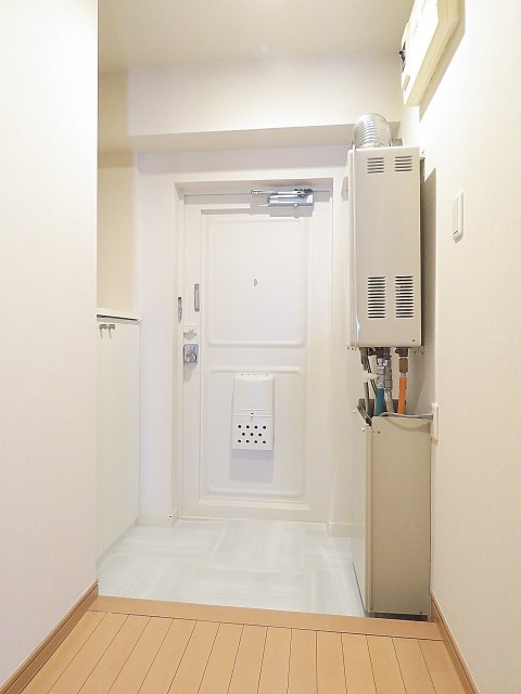 秀和都立大レジデンス　玄関ホール