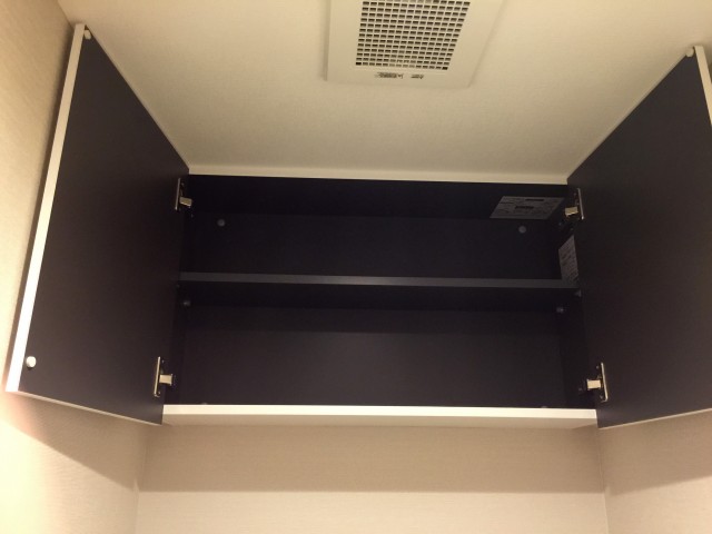クレール桜新町　トイレ収納