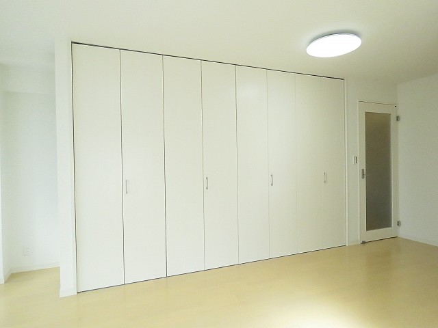 松濤マンション　洋室約13帖