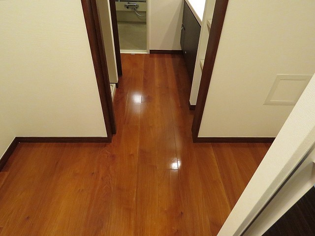 ジェイパーク上池台　キッチンと洗面室