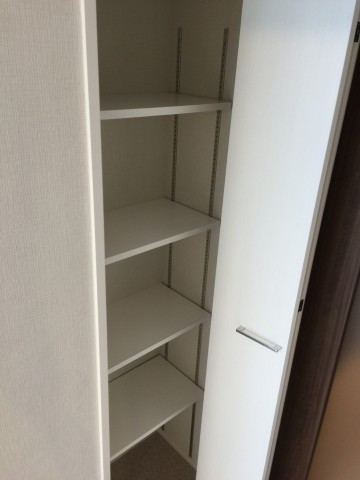 クレール桜新町　リビングダイニング収納