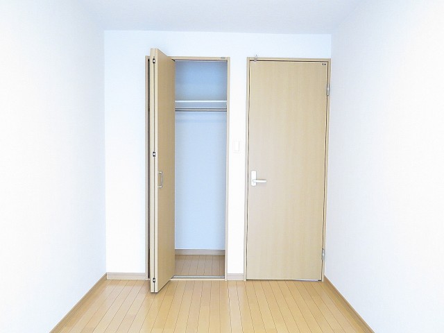 秀和都立大レジデンス　洋室約4.3帖