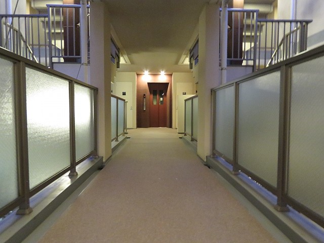 ジェイパーク上池台　共用廊下