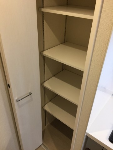 クレール桜新町　キッチン収納