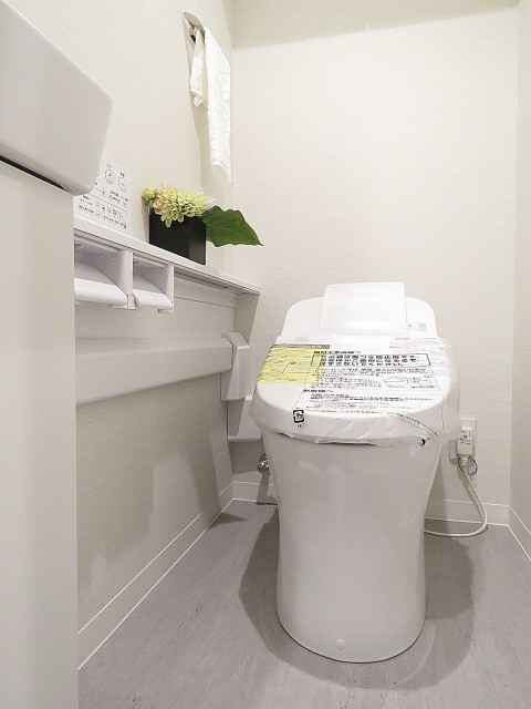 ダイアパレスシェルトワレ目黒　ウォシュレット付きトイレ