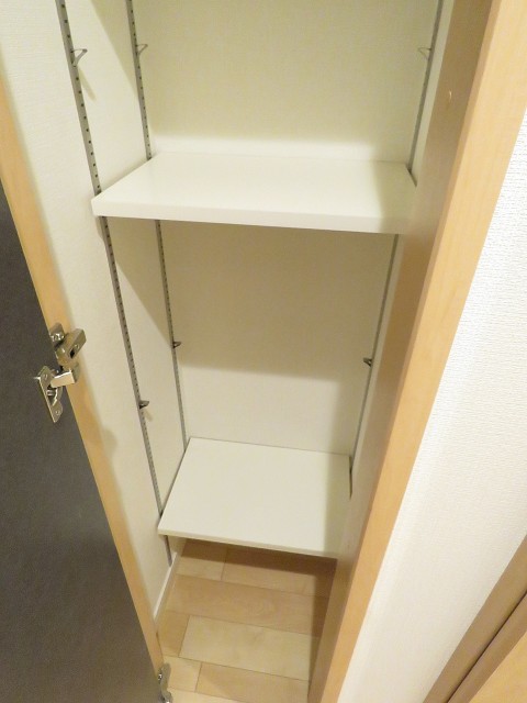 キャッスルマンション武蔵小山　廊下収納