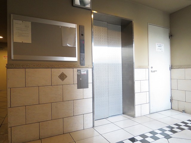 ダイアパレスシェルトワレ目黒　エレベーター