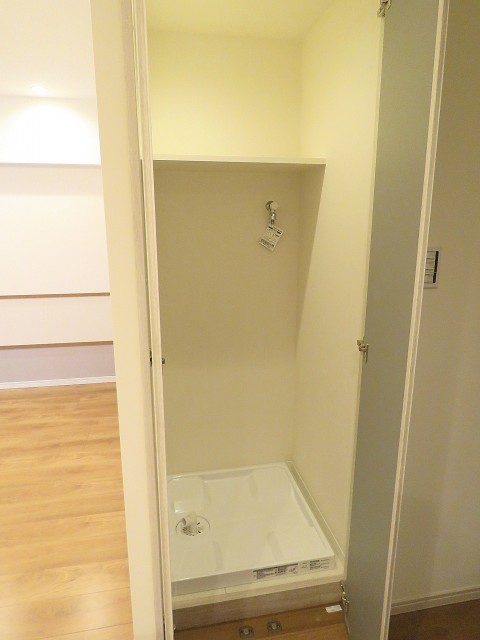 クレール御殿山　洗濯機置場