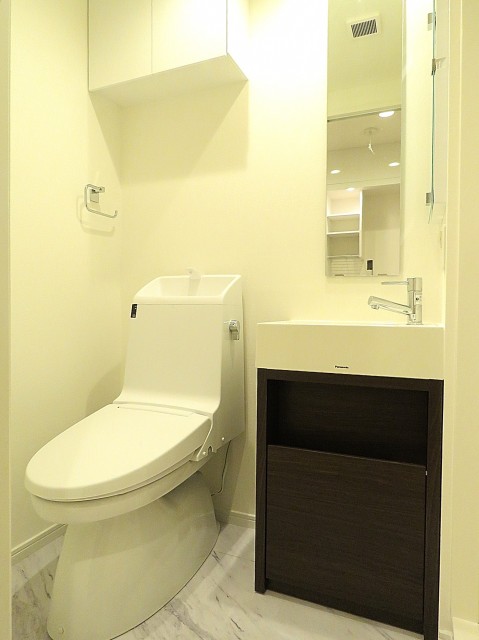 銀座永谷タウンプラザ　トイレと洗面化粧台