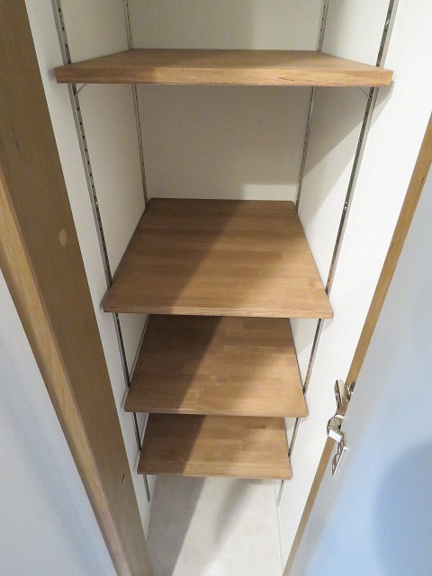 クレードル都立大　リネン棚