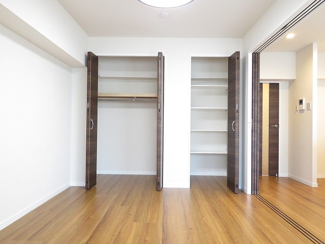 ライオンズマンション大森　DKに隣接した洋室