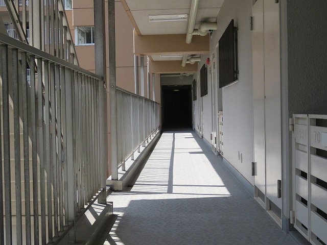 ライオンズマンション大森　共用廊下