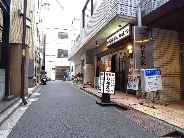 ニューお茶の水　エントランス前道路