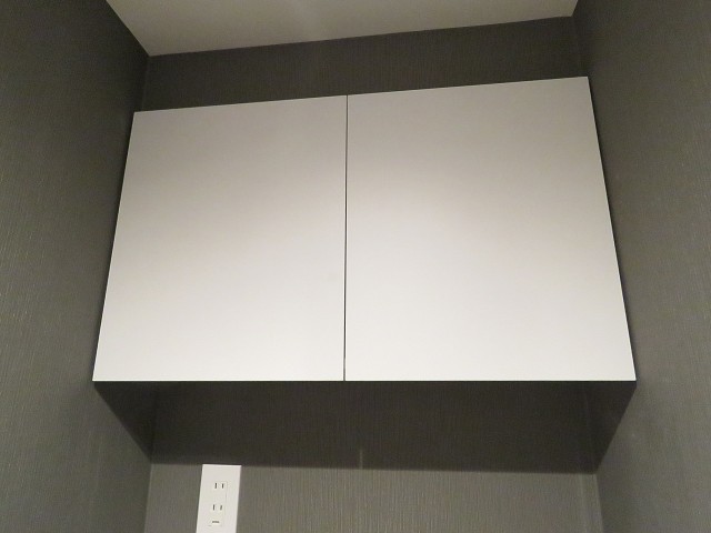 ハウス三軒茶屋　吊戸棚