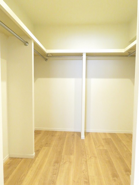 ハウス三軒茶屋　洋室約7.0帖収納