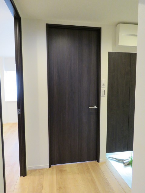 ハウス三軒茶屋　洋室扉