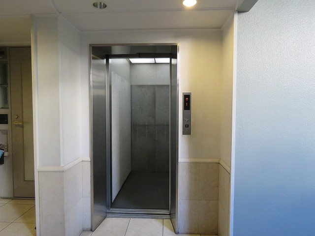 ハウス三軒茶屋　エレベーター