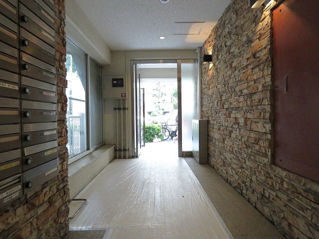 リベルテ西五反田　エントランスホール