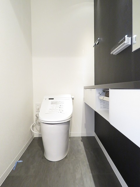 東洋代々木上原コーポ　ウォシュレット付きトイレ