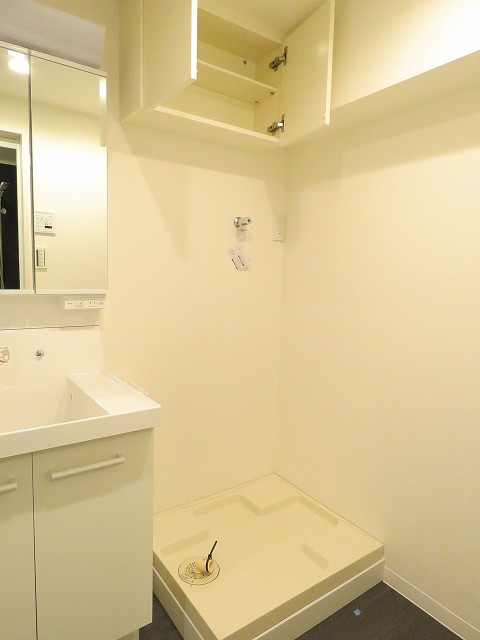 東洋代々木上原コーポ　洗濯機置場