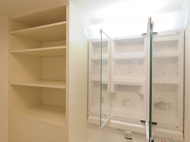 ワールドパレス大井仙台坂Ⅱ　収納スペース