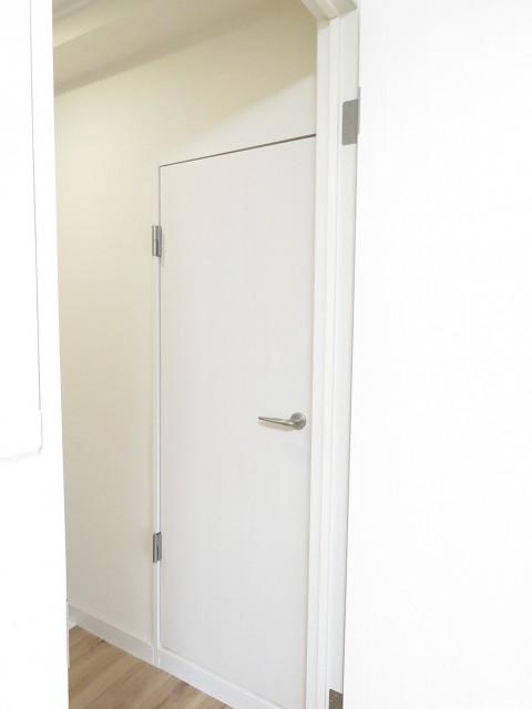 クレードル都立大　洗面室扉