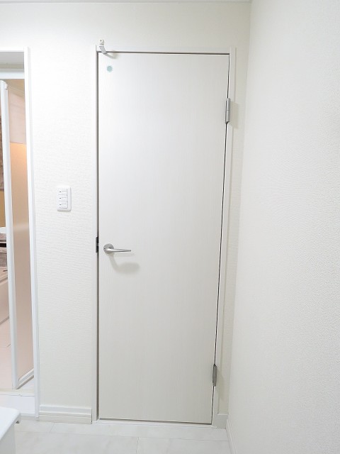 クレードル都立大　トイレ扉