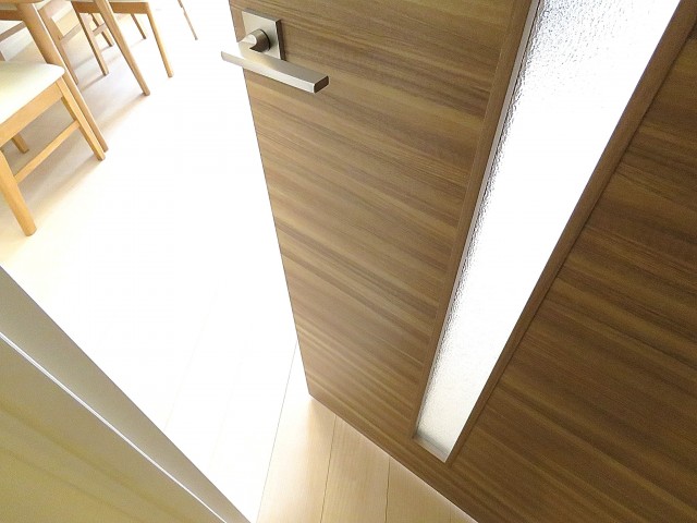 祖師谷大蔵サマリヤマンション　LDK扉