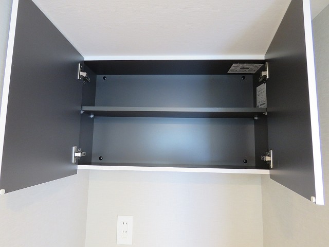 グリーンキャピタル第二笹塚　洗濯機置場上の収納