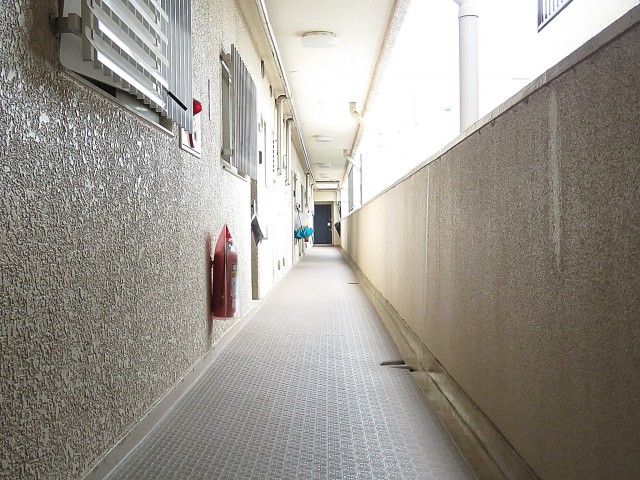 祖師谷大蔵サマリヤマンション　共用廊下
