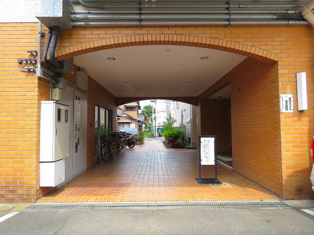 祖師谷大蔵サマリヤマンション　エントランス