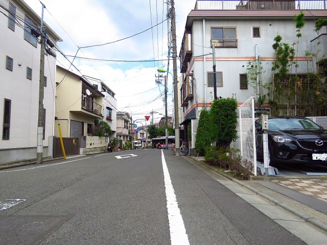 レジデンシャルスター三軒茶屋　前面道路