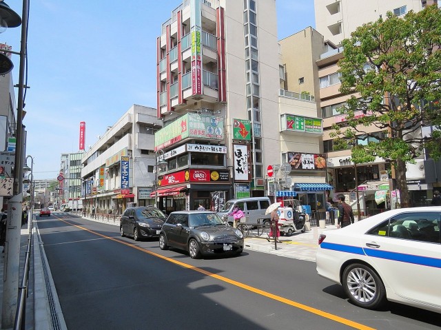 秀和都立大レジデンス　駅前通り
