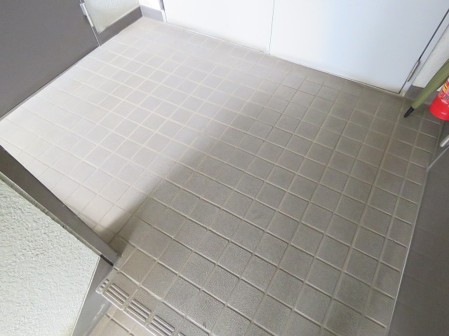 日商岩井桜新町マンション　共用廊下