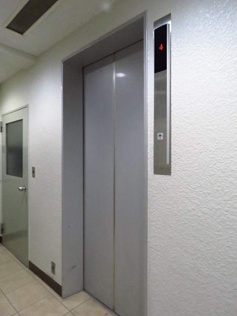 西五反田コープ　エレベーター