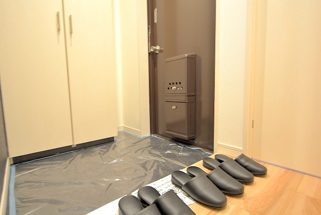 インペリアル常盤松 玄関