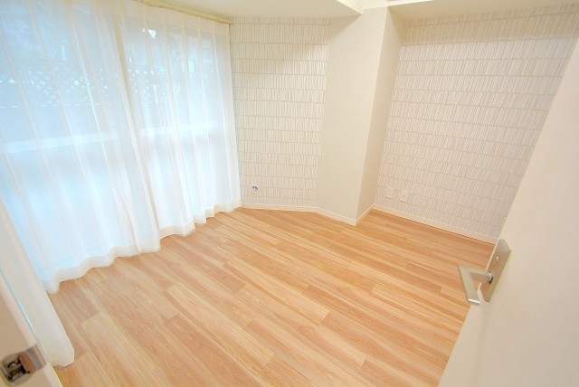 インペリアル常盤松 洋室２